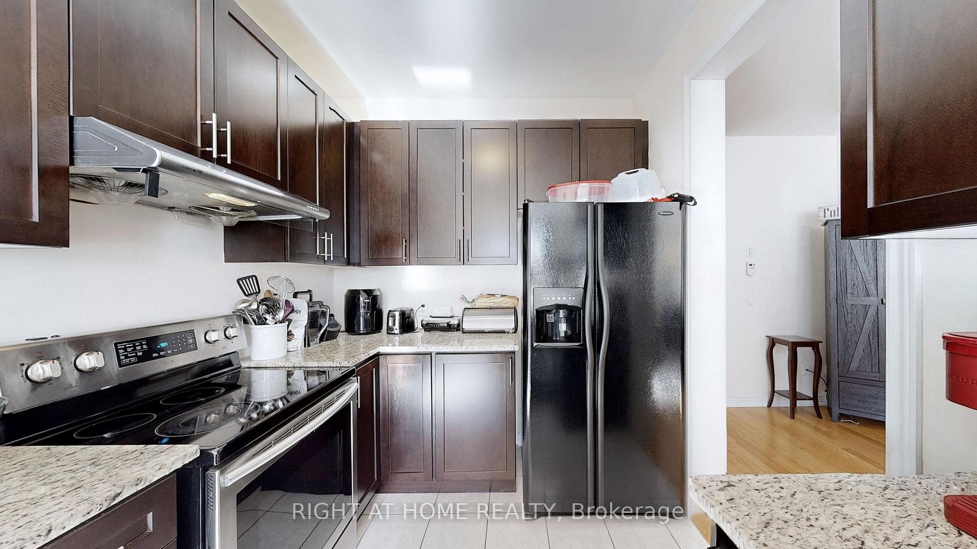 20 Capreol Avenue photo 10