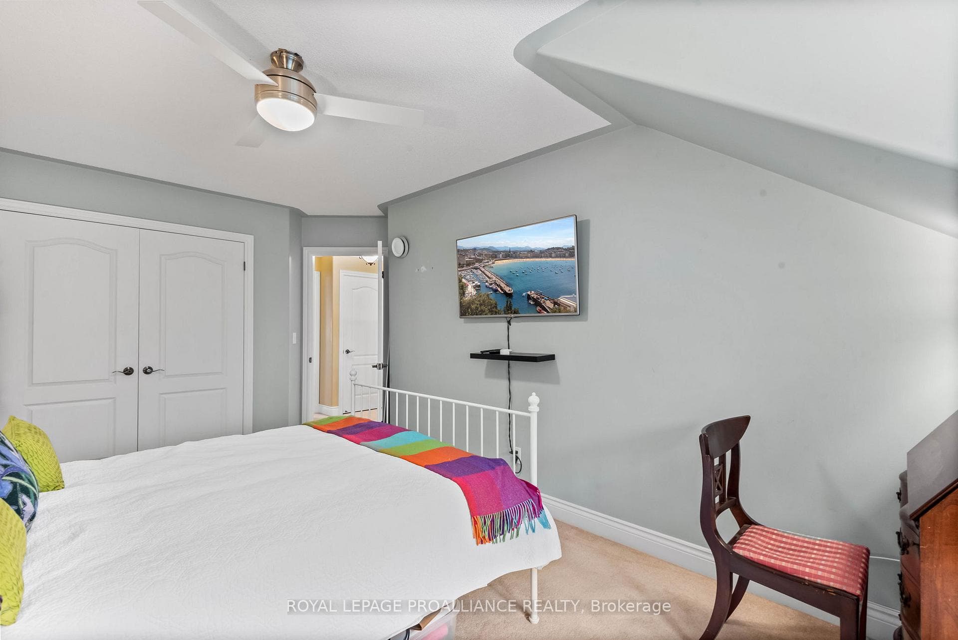 300 D'arcy Street Unit 102 photo 24