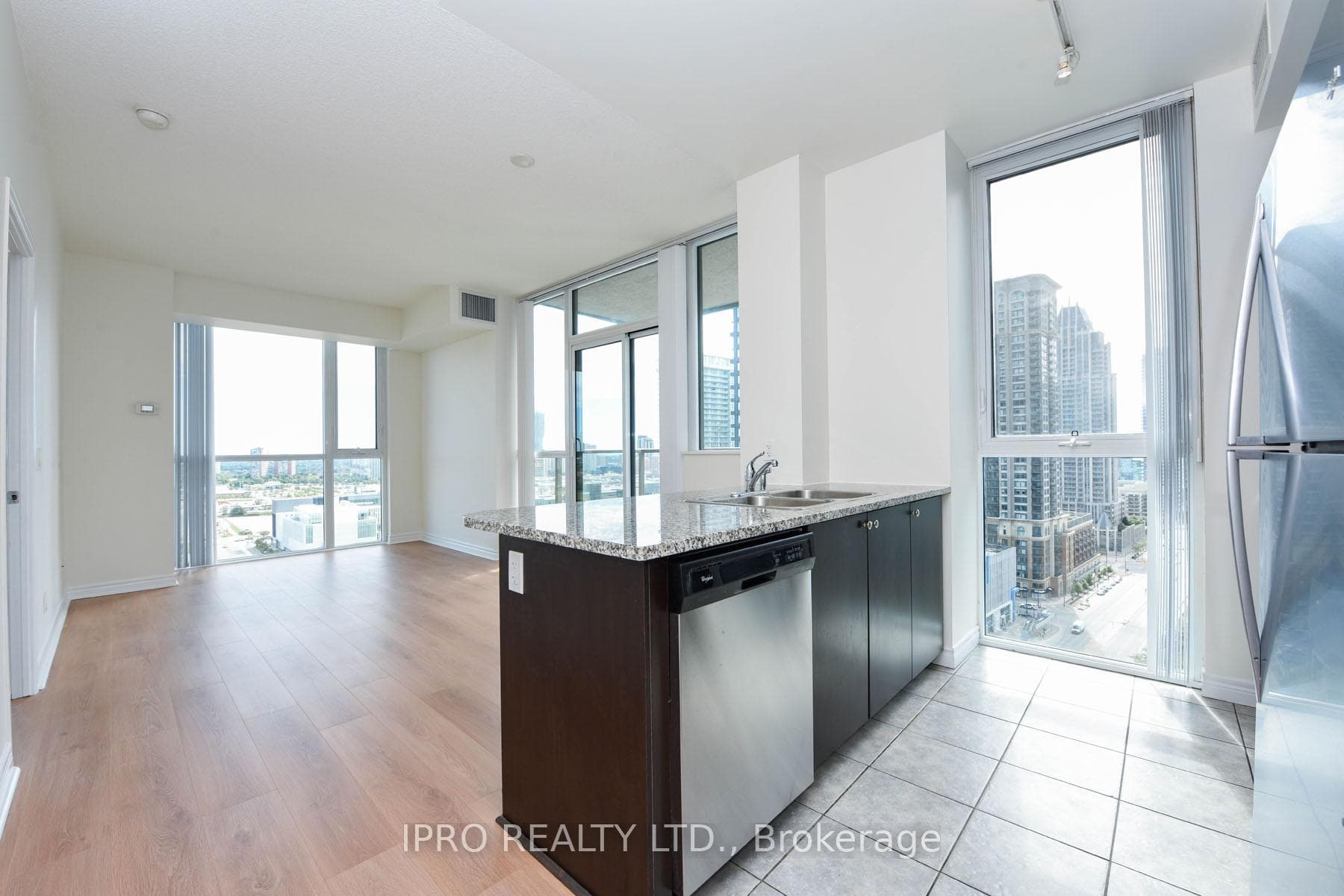 339 Rathburn Road Unit 2105 photo 15