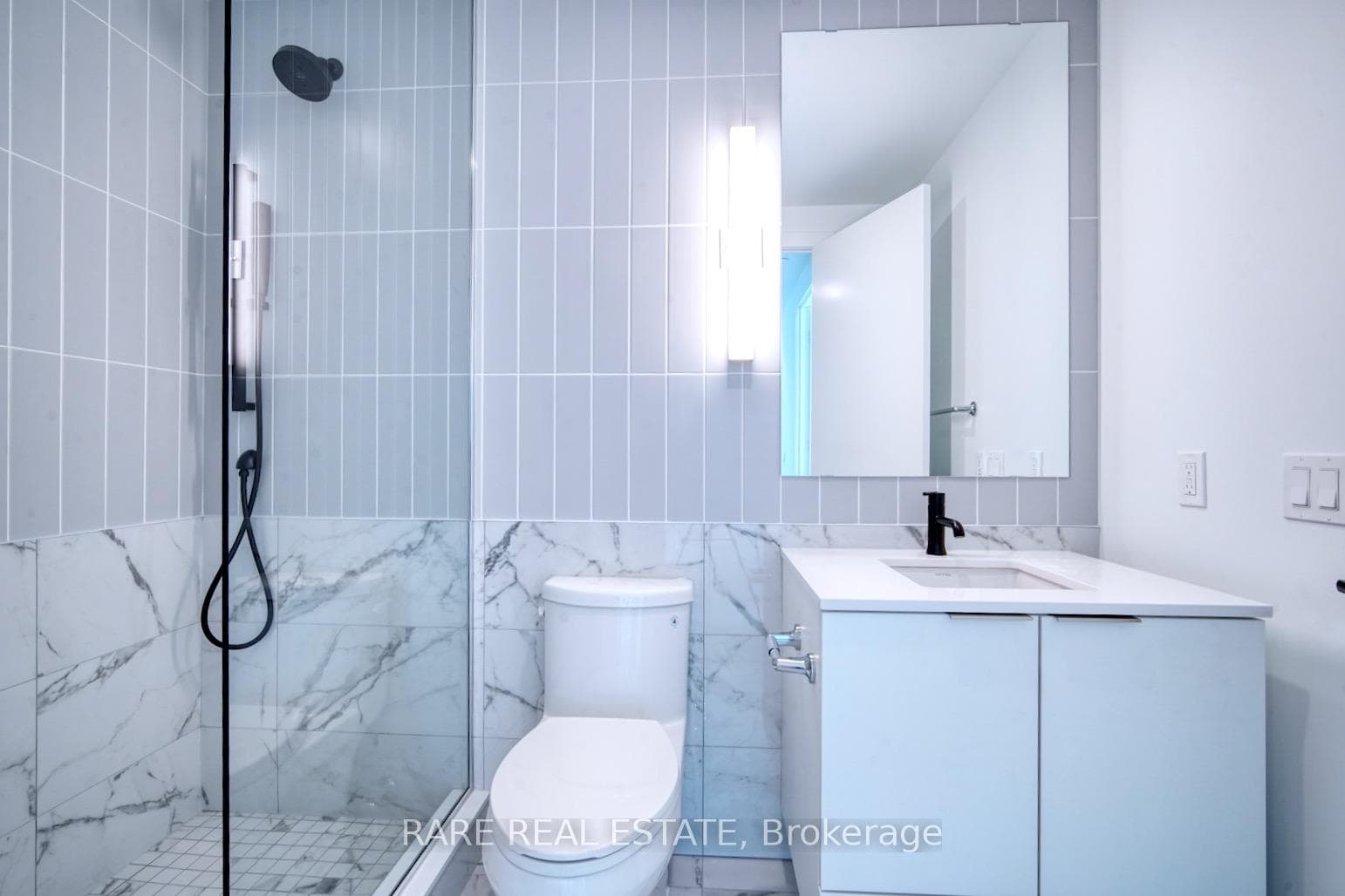 327 King Street Unit 2703 photo 6