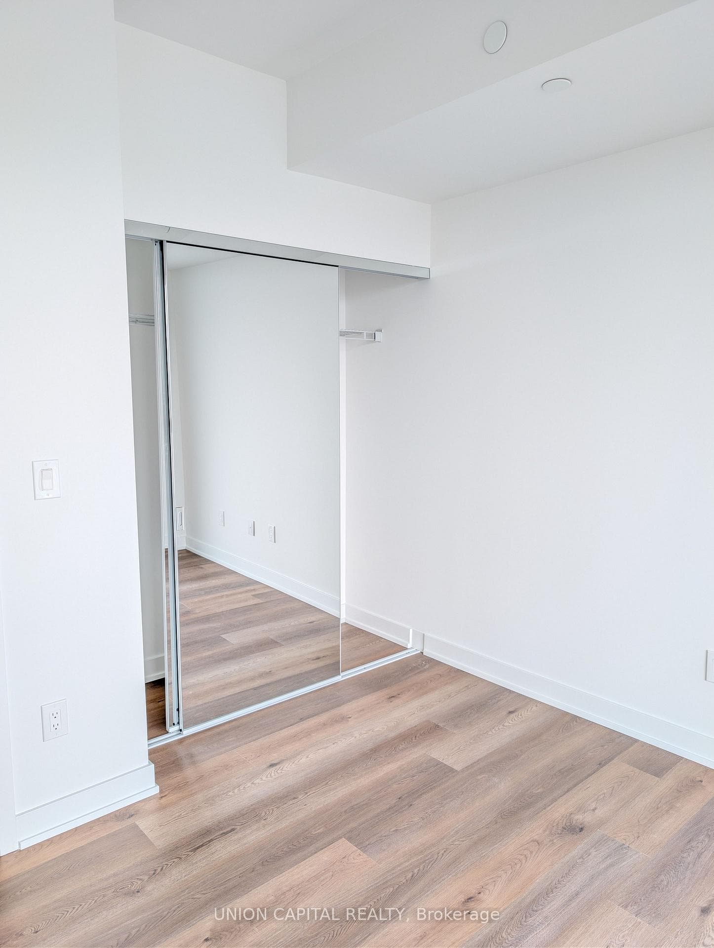 2075 Lakeshore Road Unit 801 photo 15
