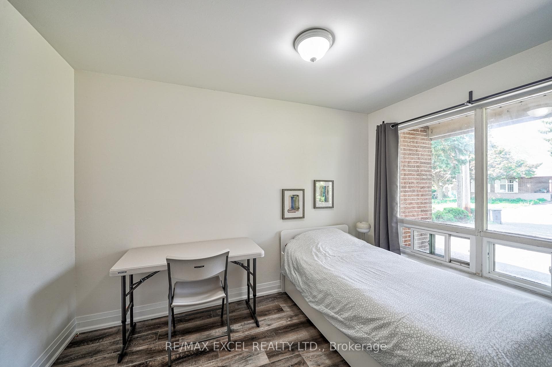 50 Axsmith Crescent photo 10