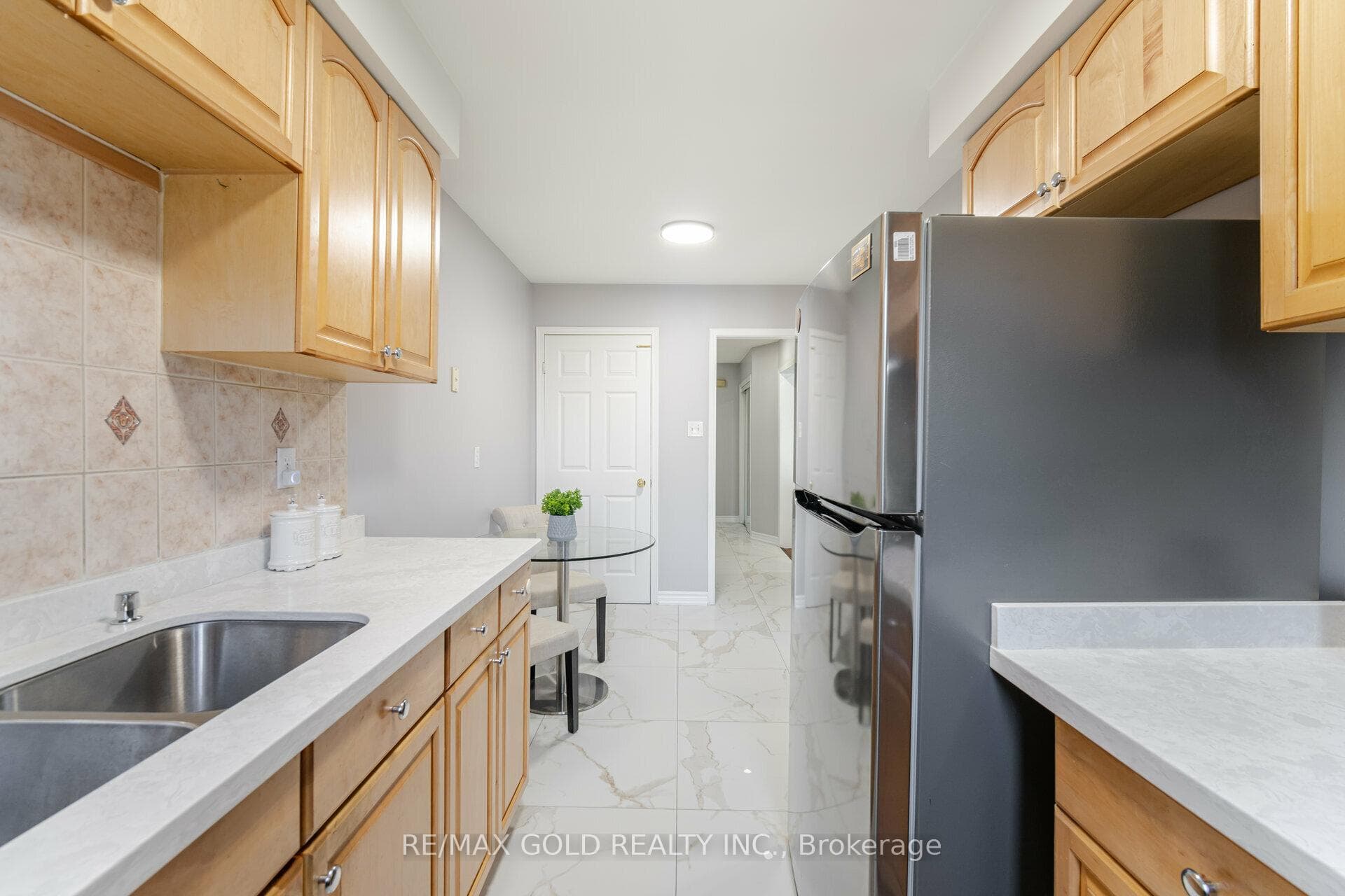 35 Dutch Crescent photo 16