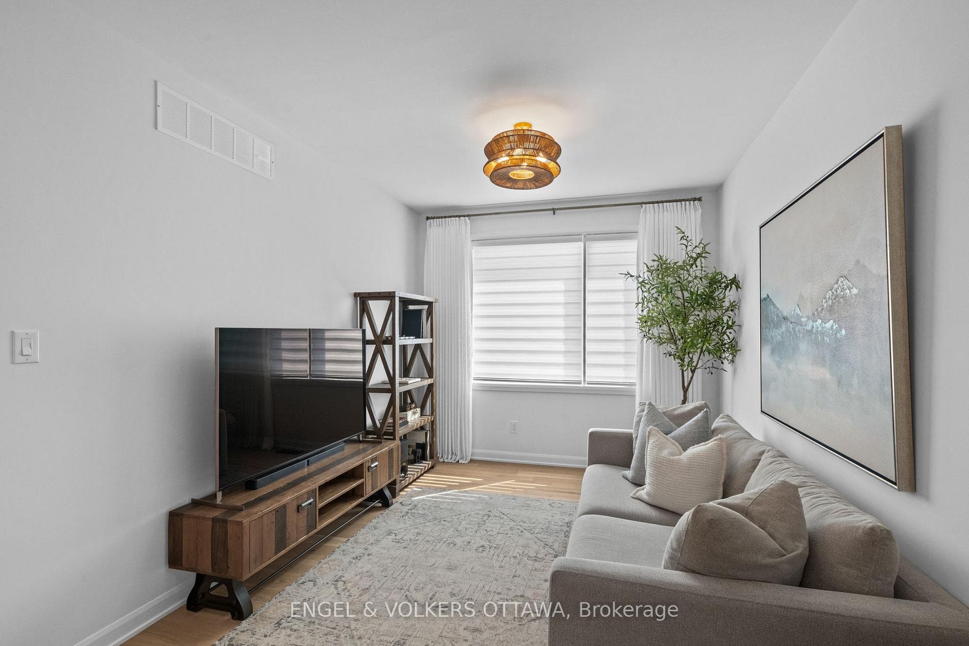 611 Ribbon Street photo 25