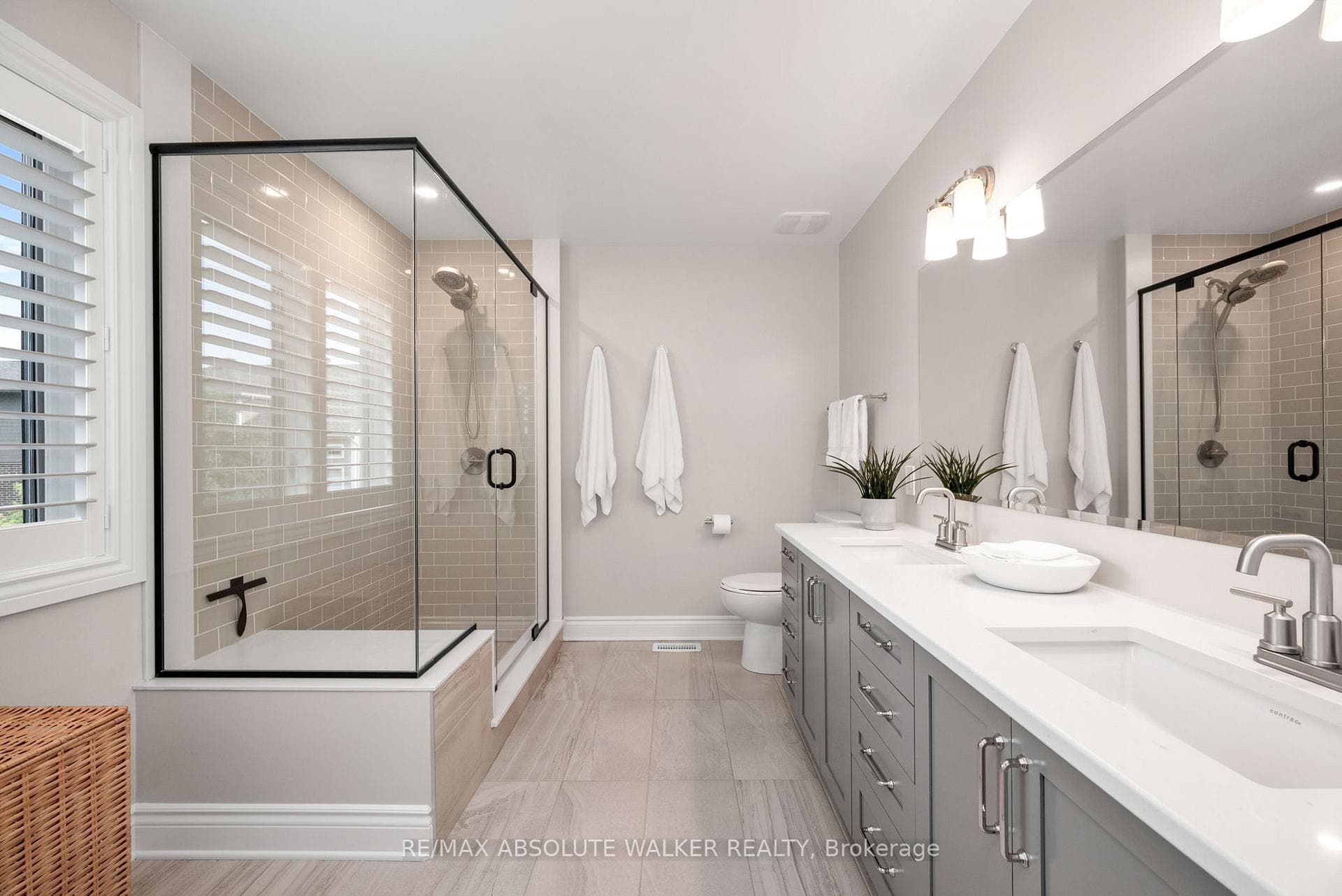 902 Percival Crescent photo 4