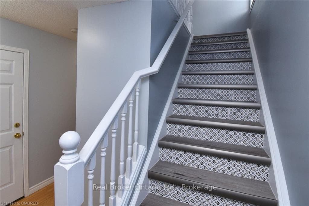 48 NEWPORT Drive photo 4