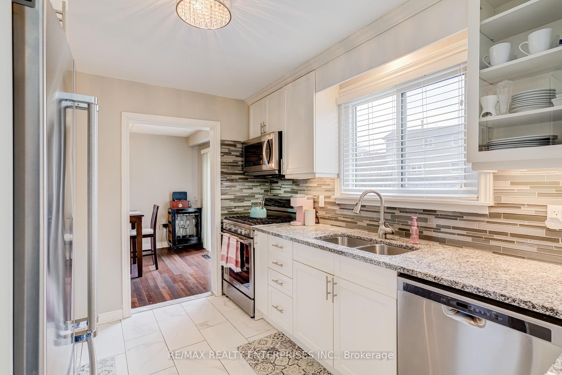 1311 Aldridge Crescent photo 21
