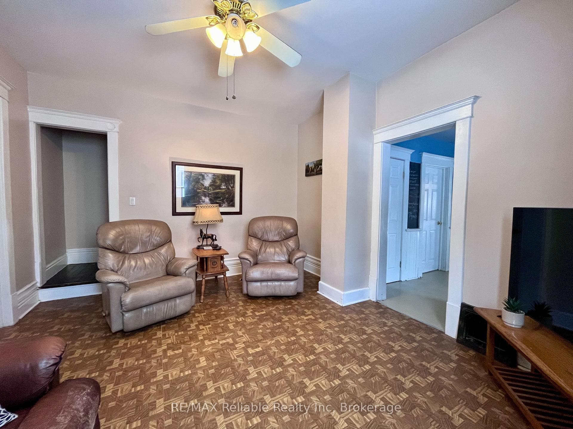121 Brock Street photo 10