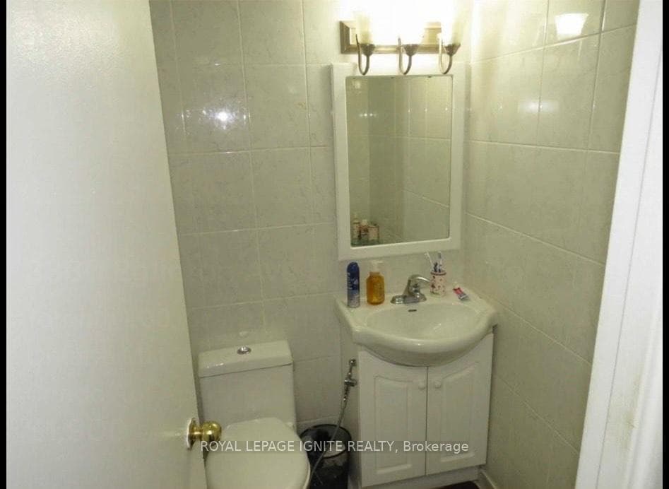 3380 Eglinton Avenue Unit 905 photo 7