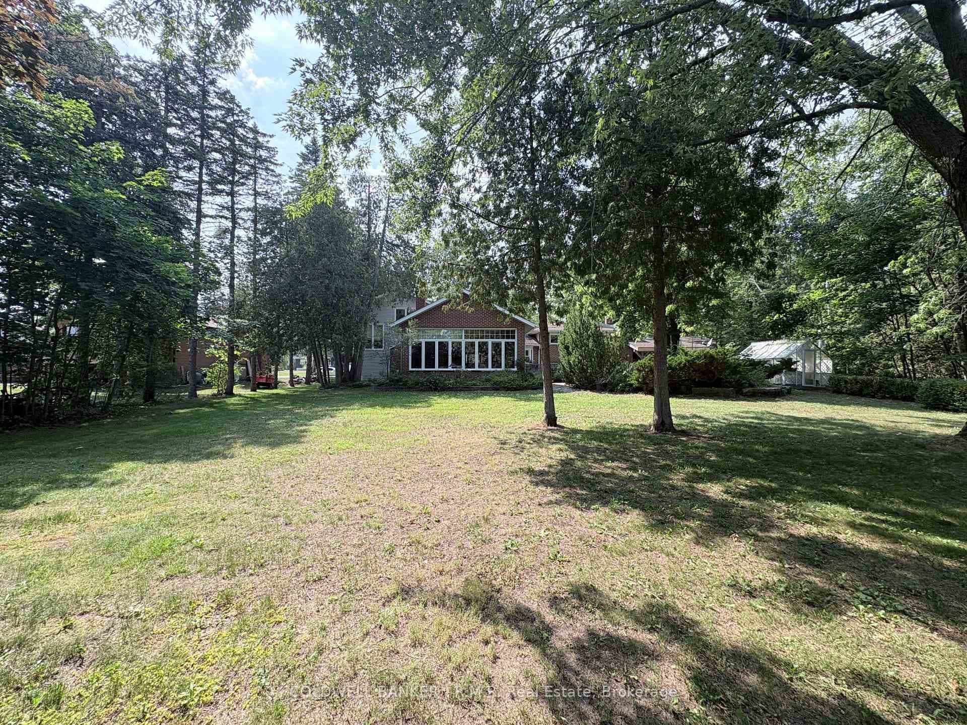 60 Pinewood Boulevard photo 25