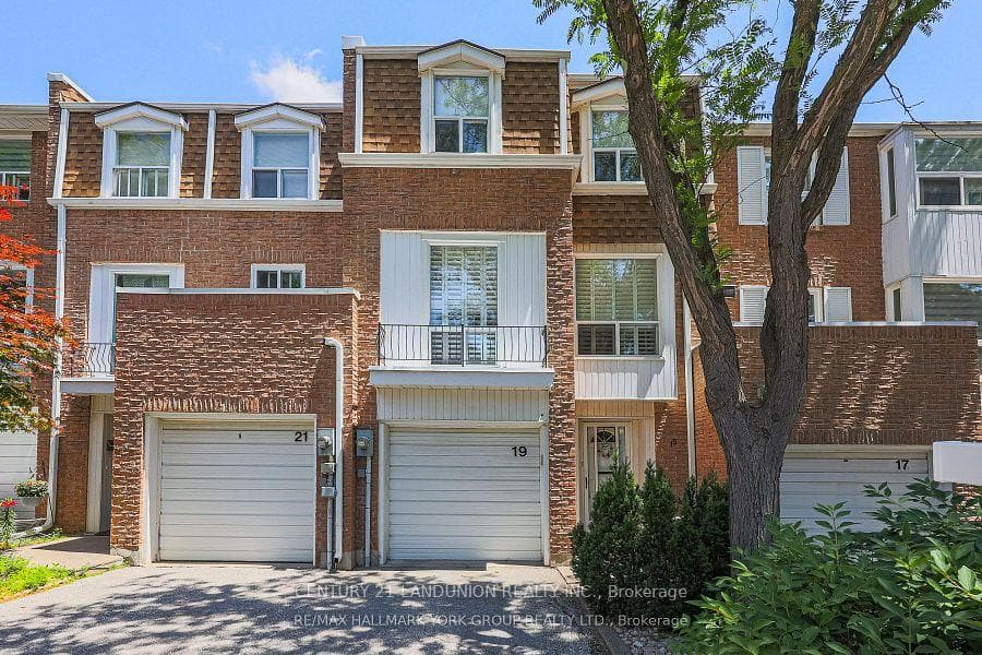 19 Edgar Woods Road photo 1