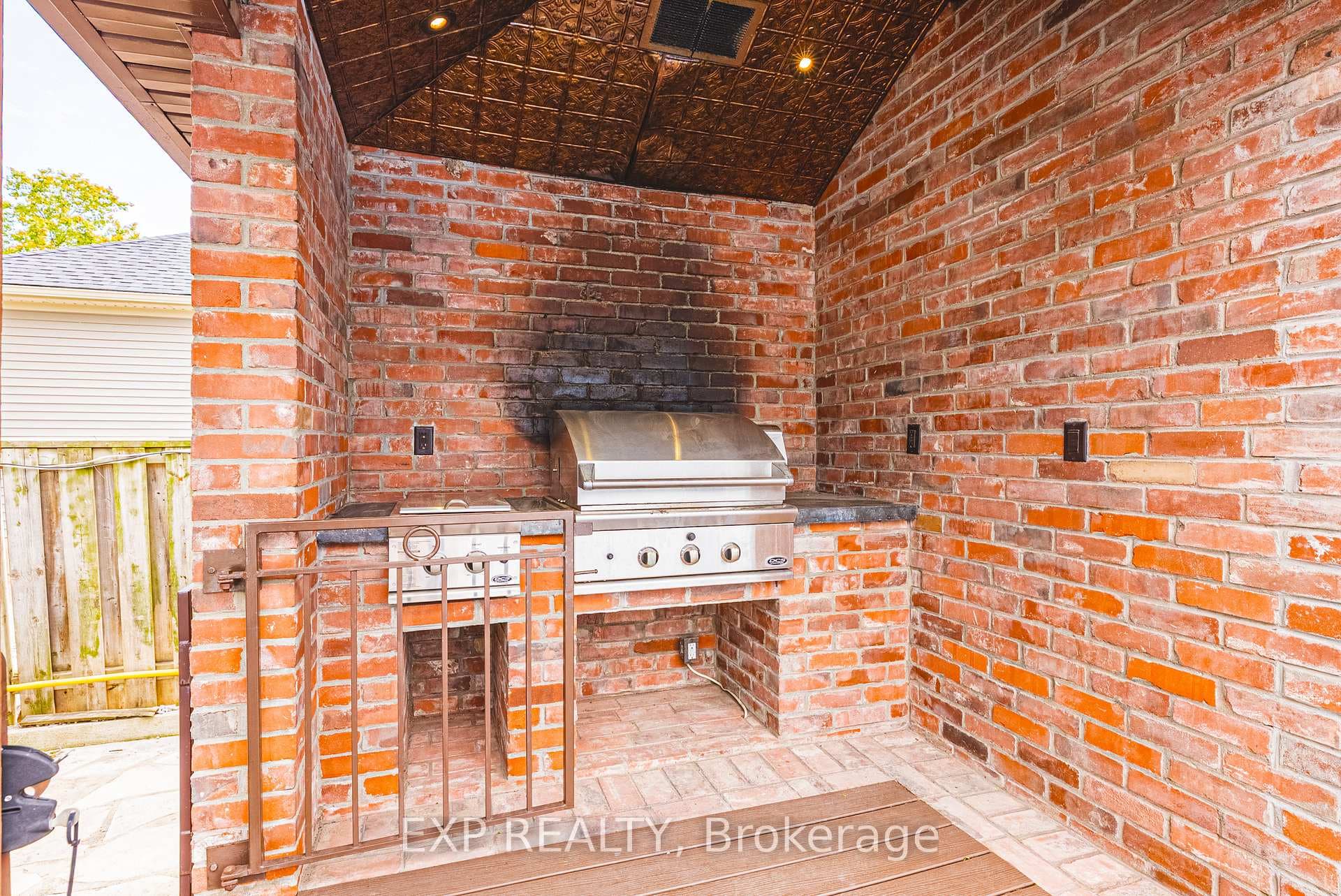 1164 Barton Street photo 36