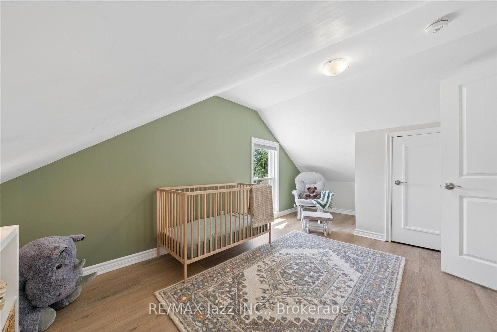 2nd bedroom