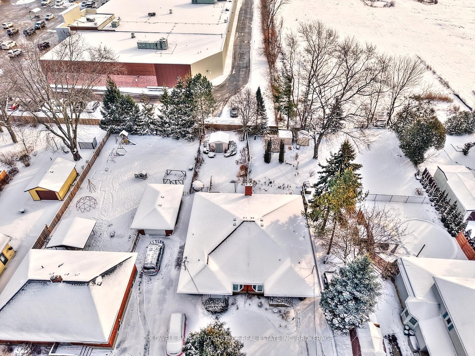 1439 STATION Street photo 4