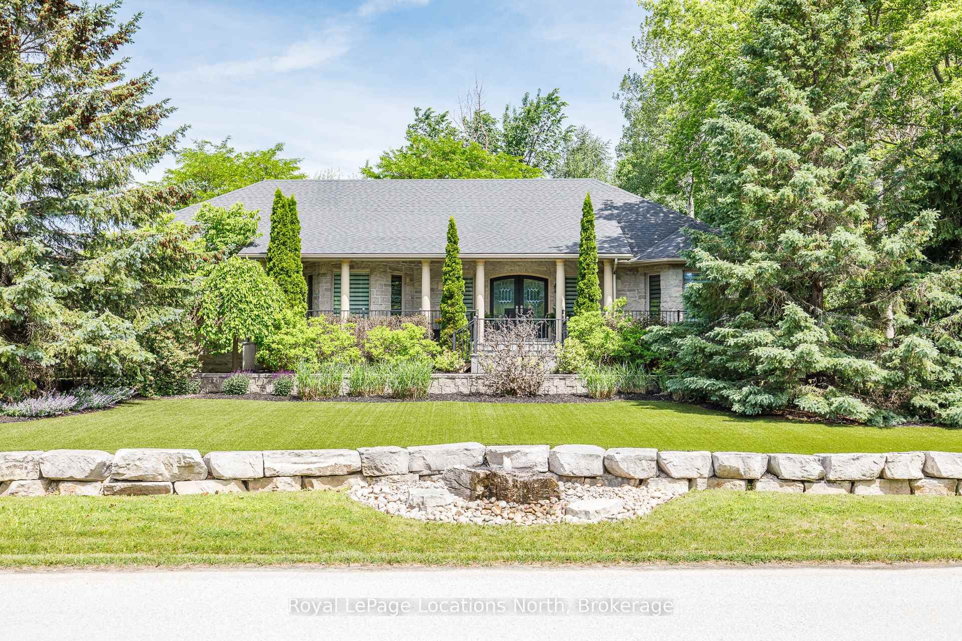 44 Blackburn Avenue photo 4