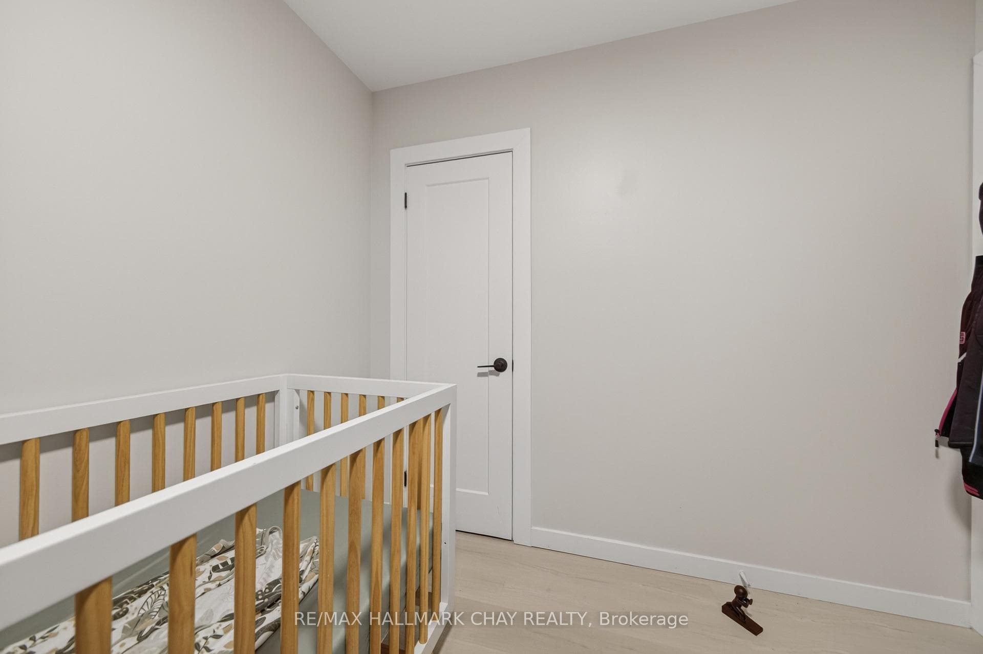 89 North st West (Main floor only) Street photo 23
