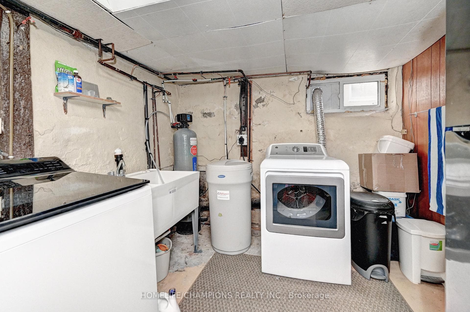 98 McNaughton Street photo 25