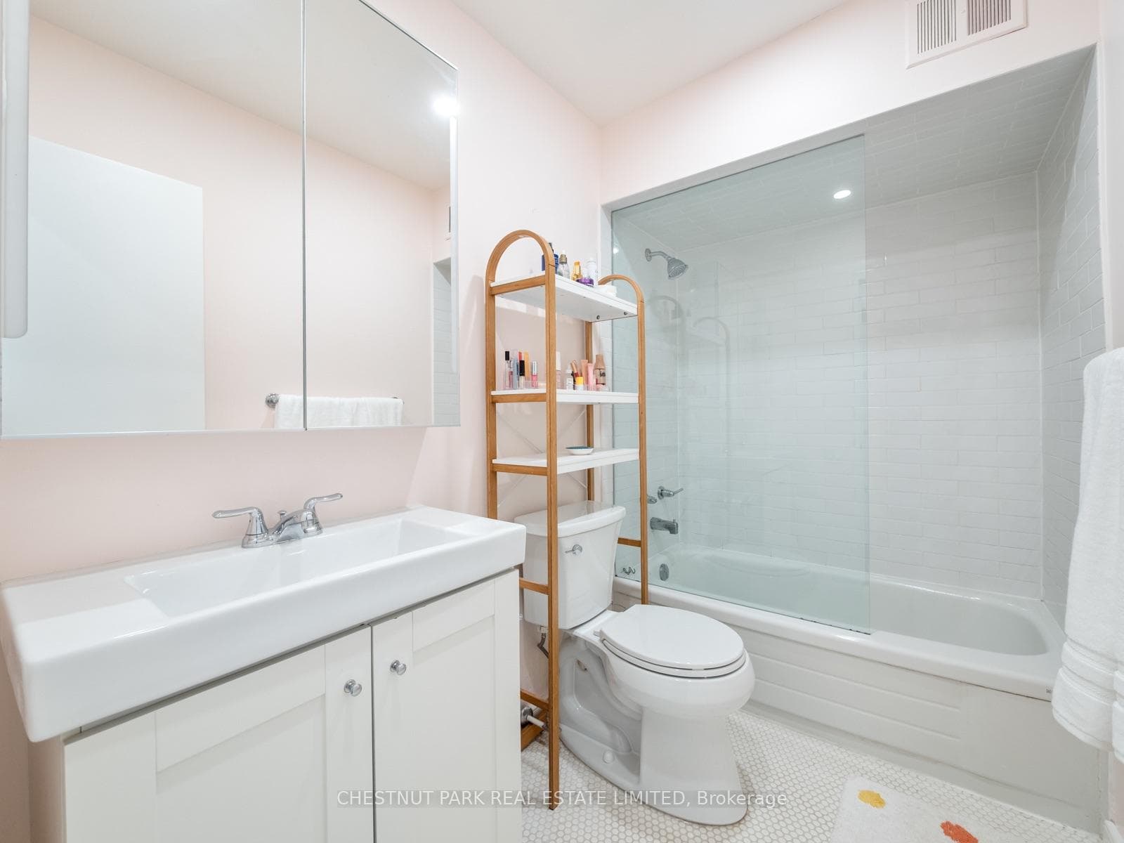 113 Cottingham Street photo 23