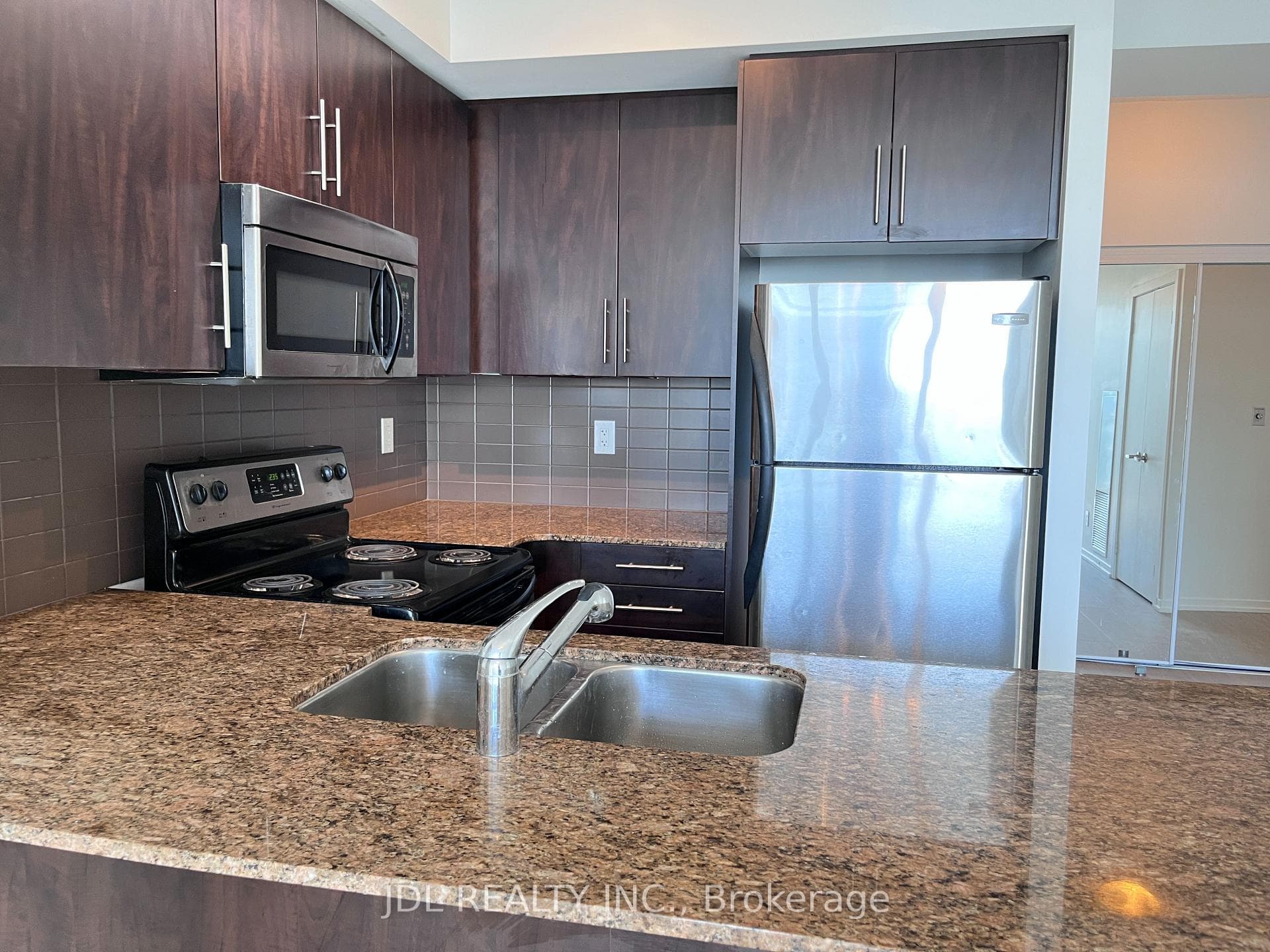65 Bremner Boulevard Unit 4501 photo 3