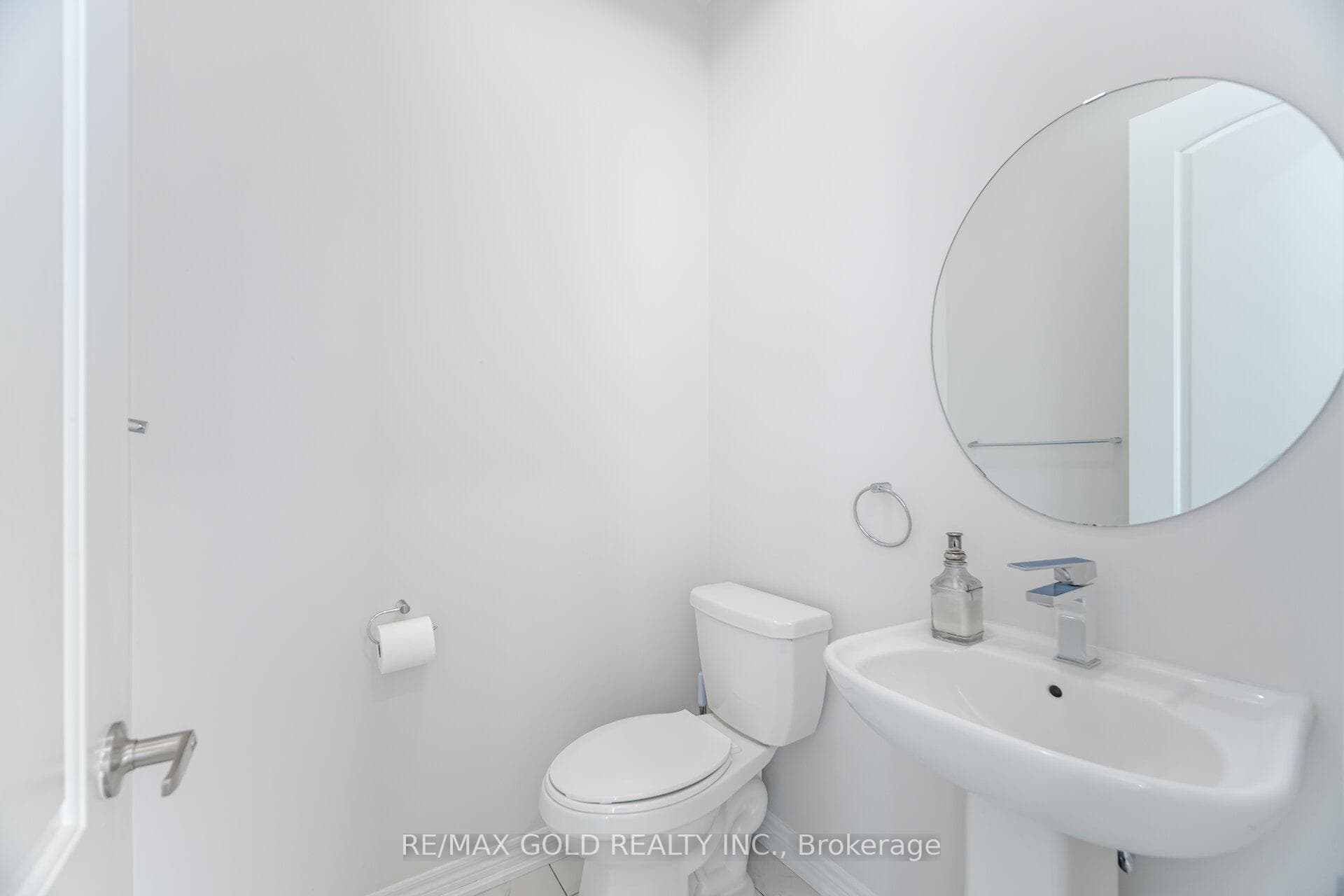 54 Ash Hill Avenue photo 16