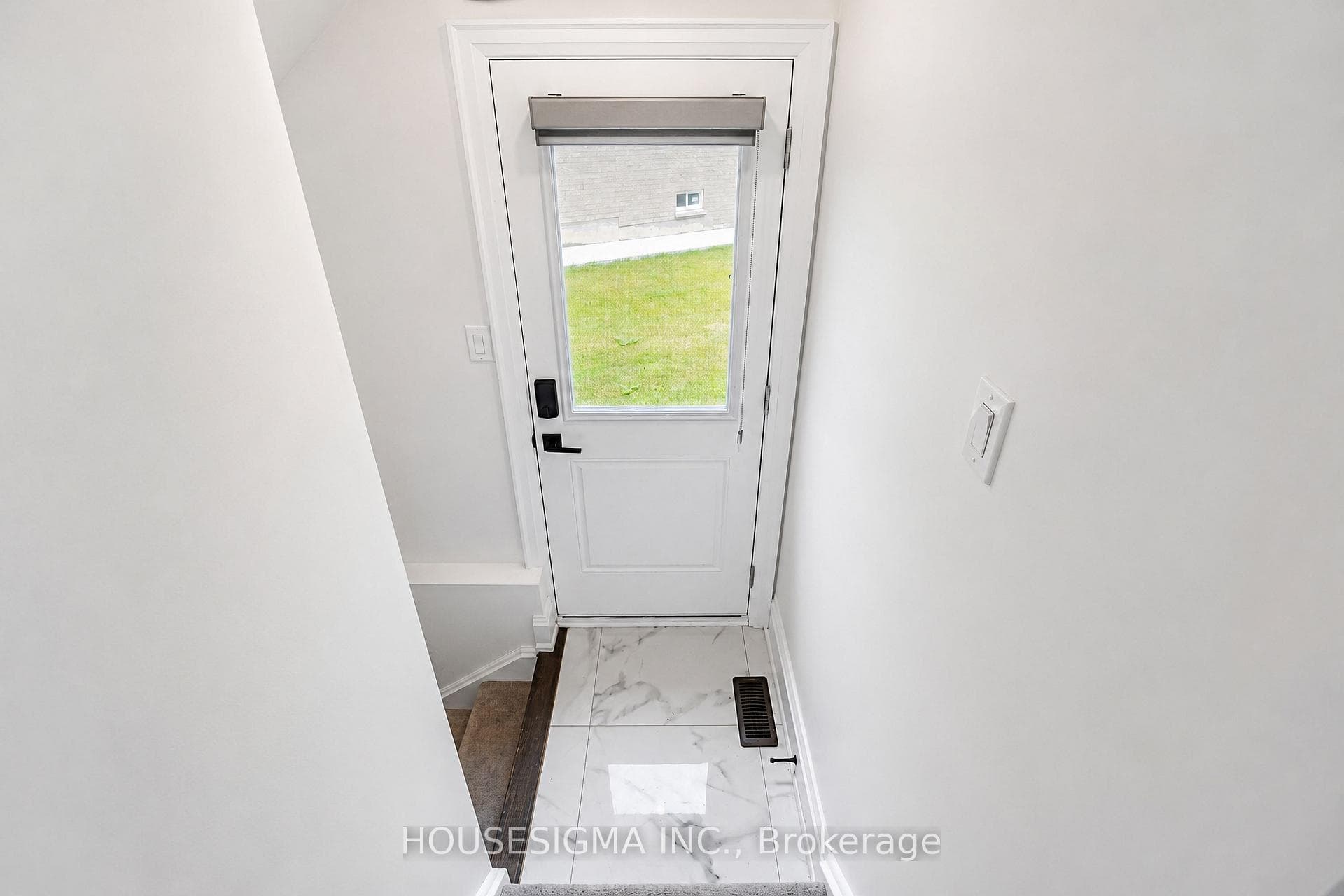 62 Royal Fern Crescent photo 33