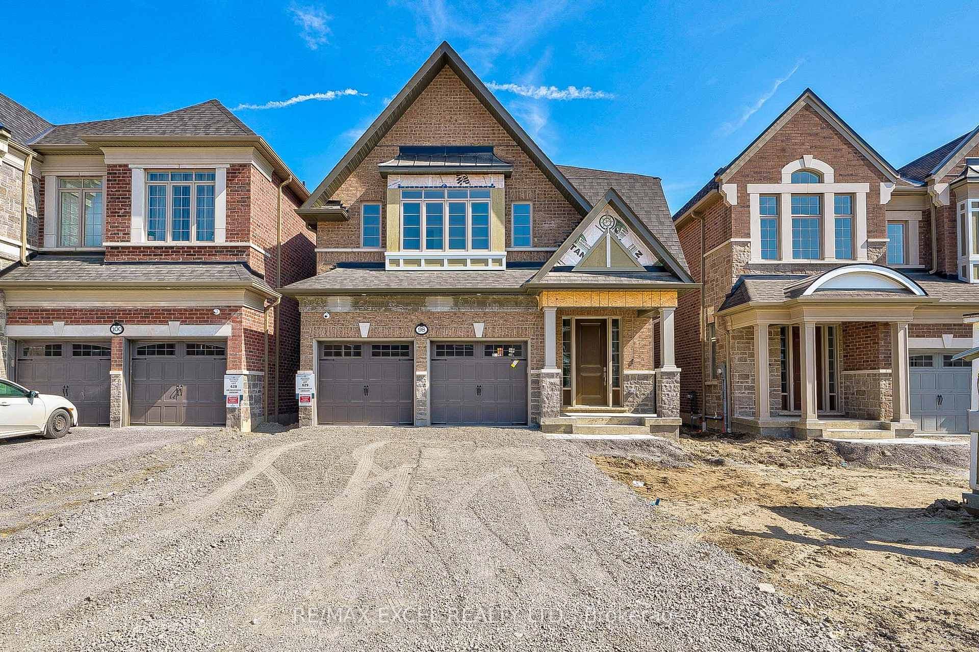 98 Deer Ridge Crescent photo 1