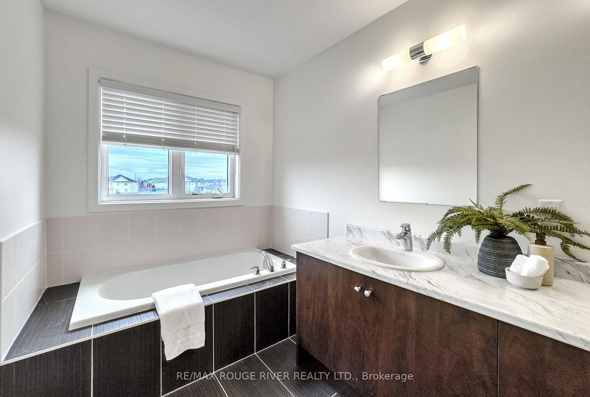 42 Donald Fleming Way photo 27