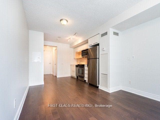 25 Carlton Street Unit 909 photo 11
