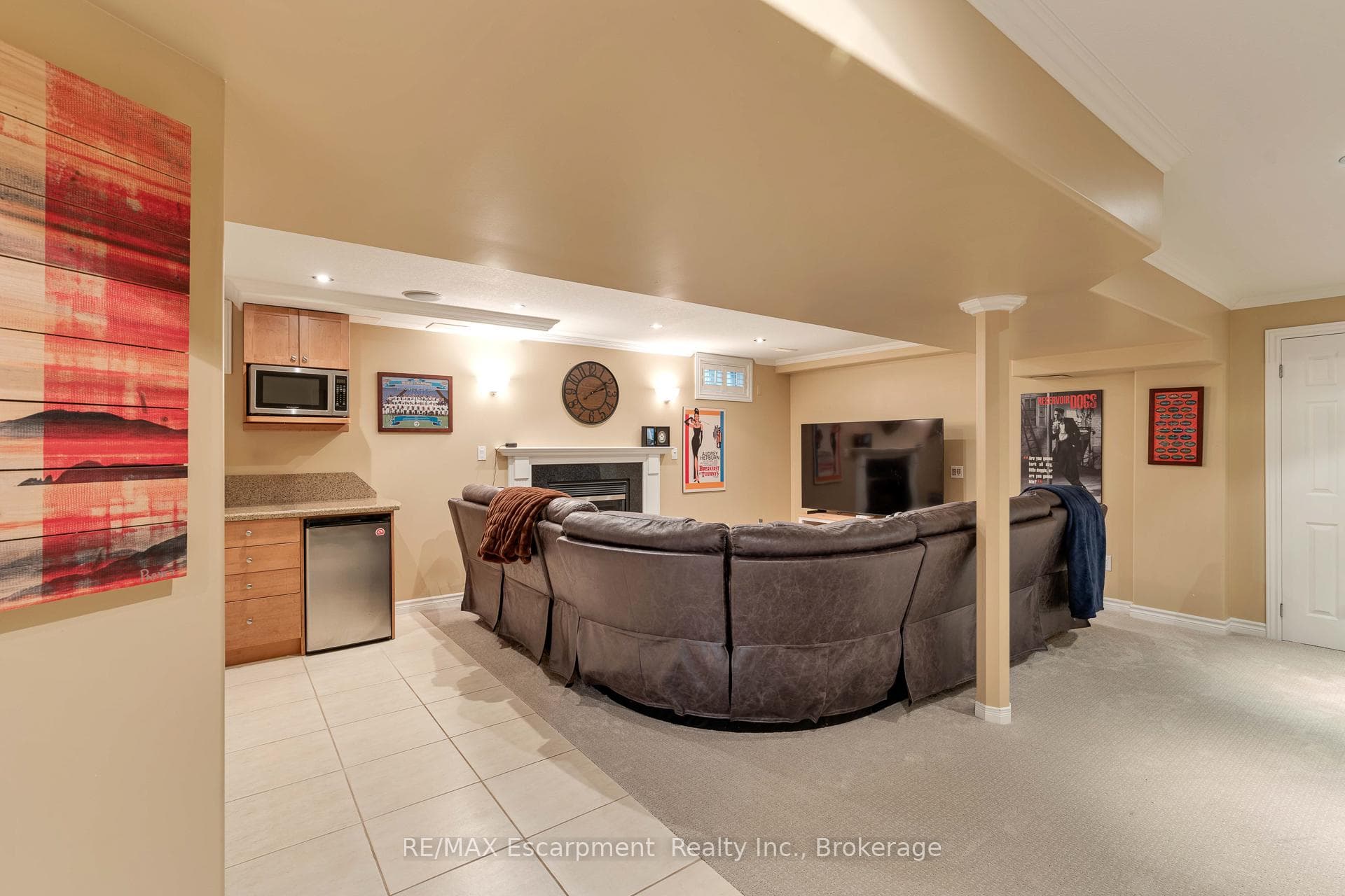 98 Glenhollow Drive photo 36