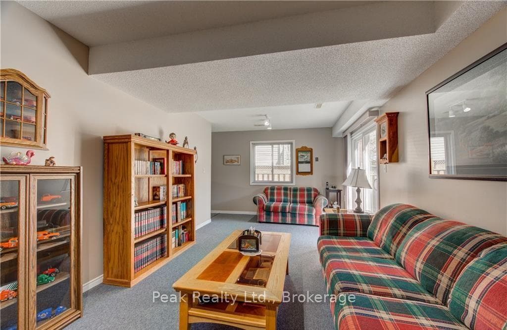441 Nelson Street photo 32