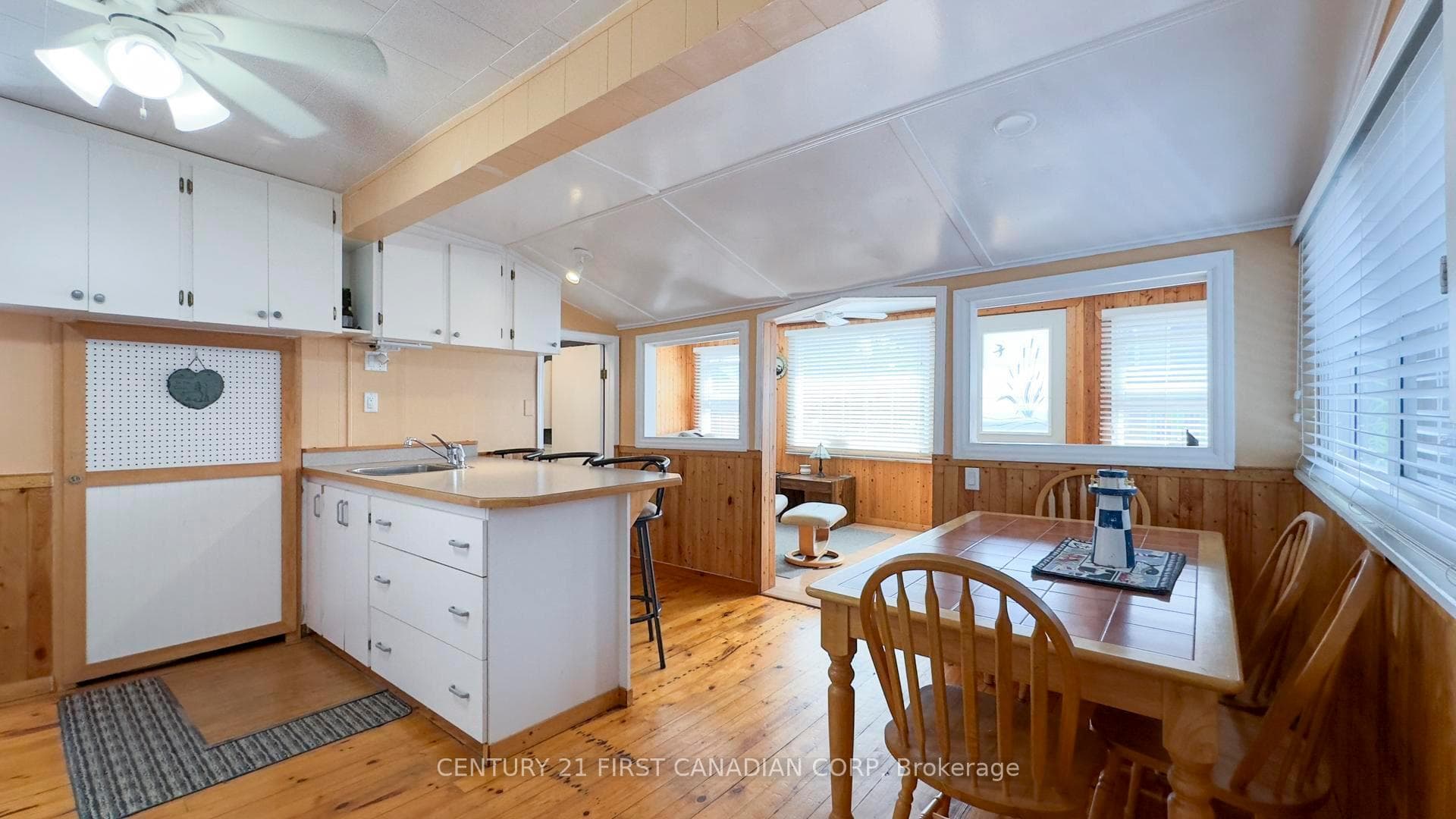 15 Queens Avenue photo 13