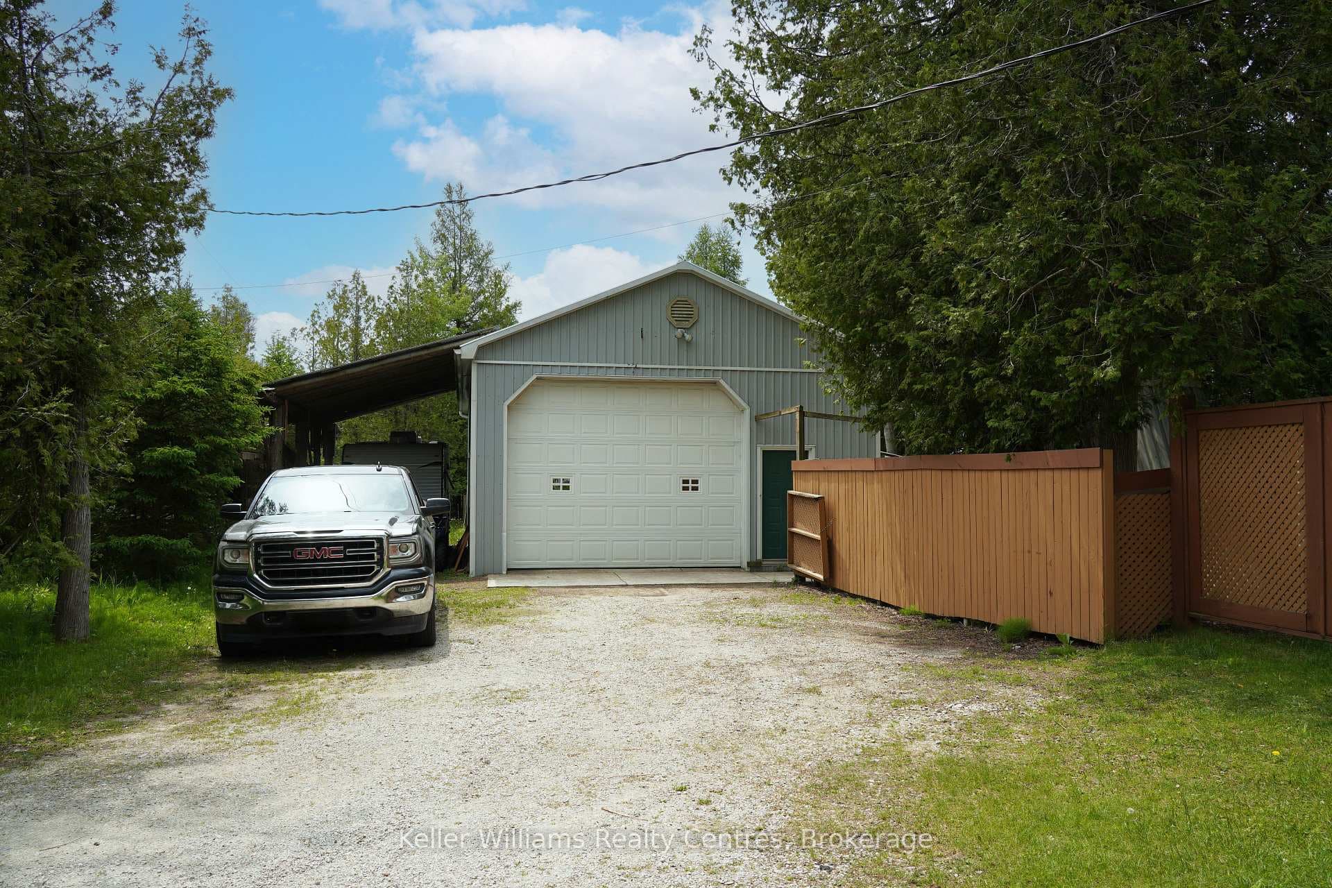 668 Pike Bay Road photo 5