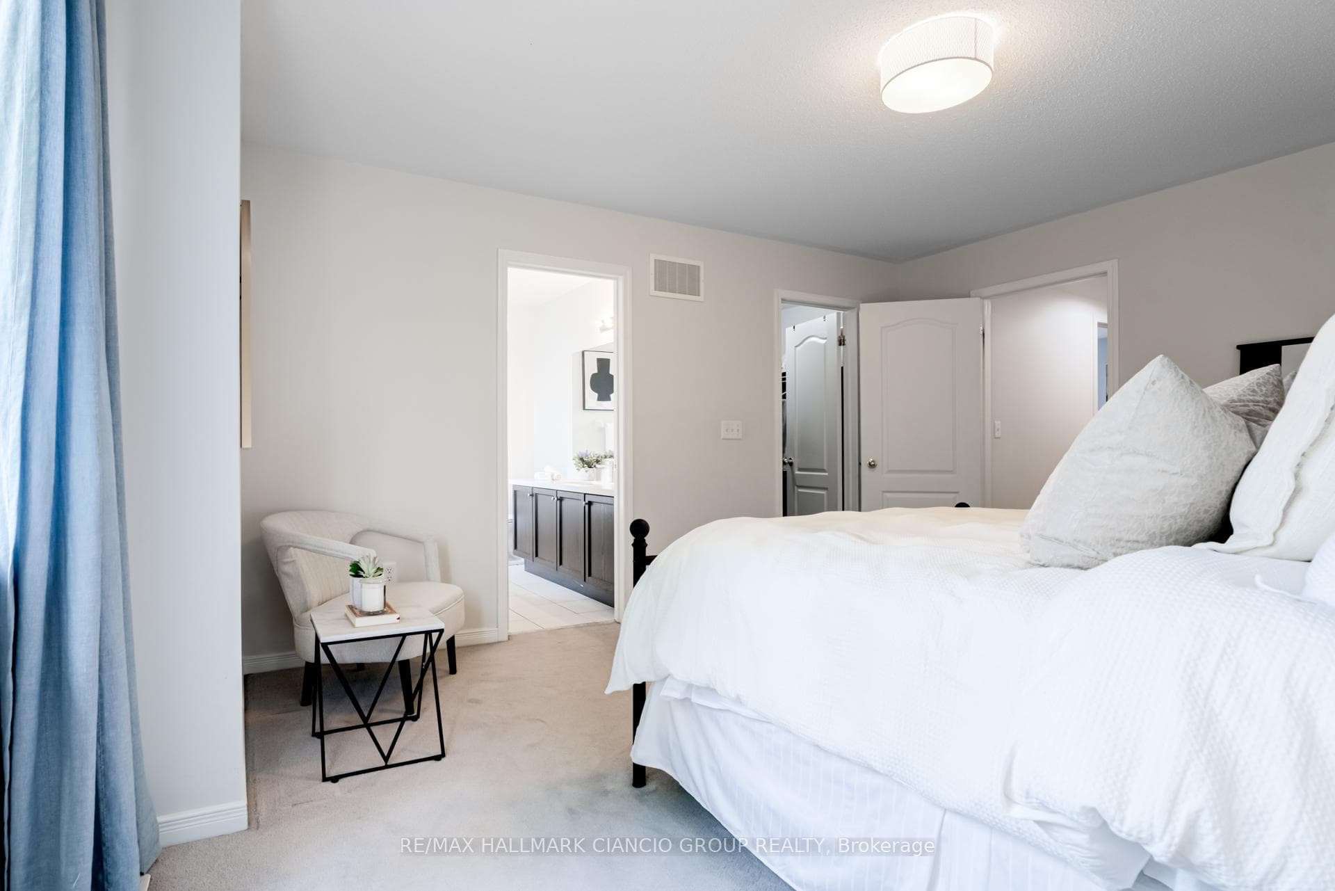 31 Todman Lane photo 18