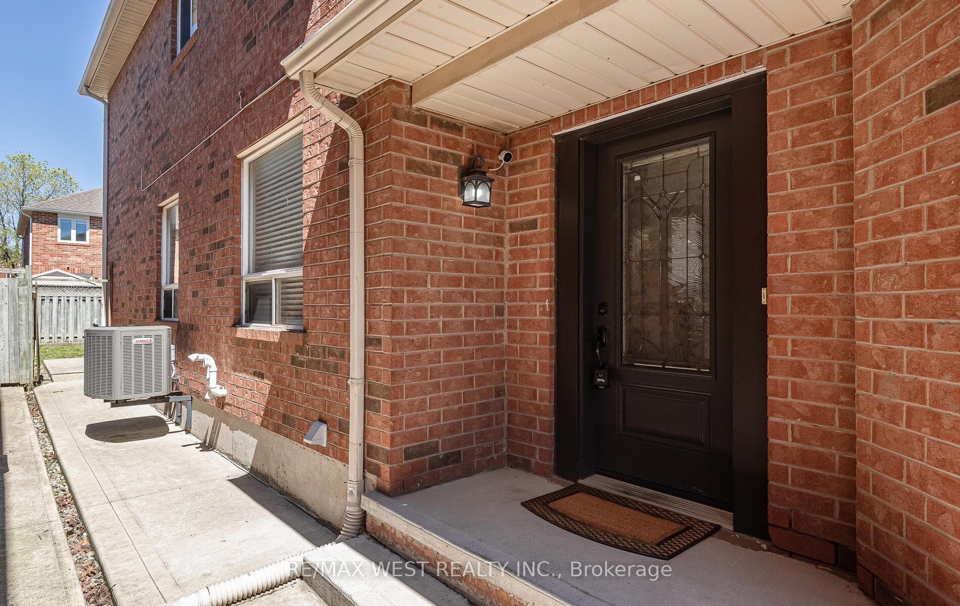 100 Lake Louise Drive photo 4