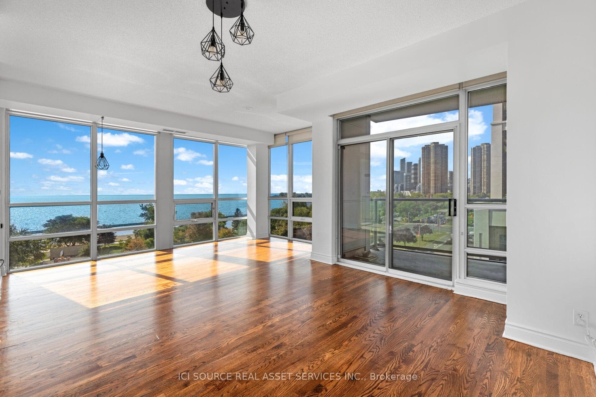 1910 Lake Shore Boulevard Unit 708 photo 3