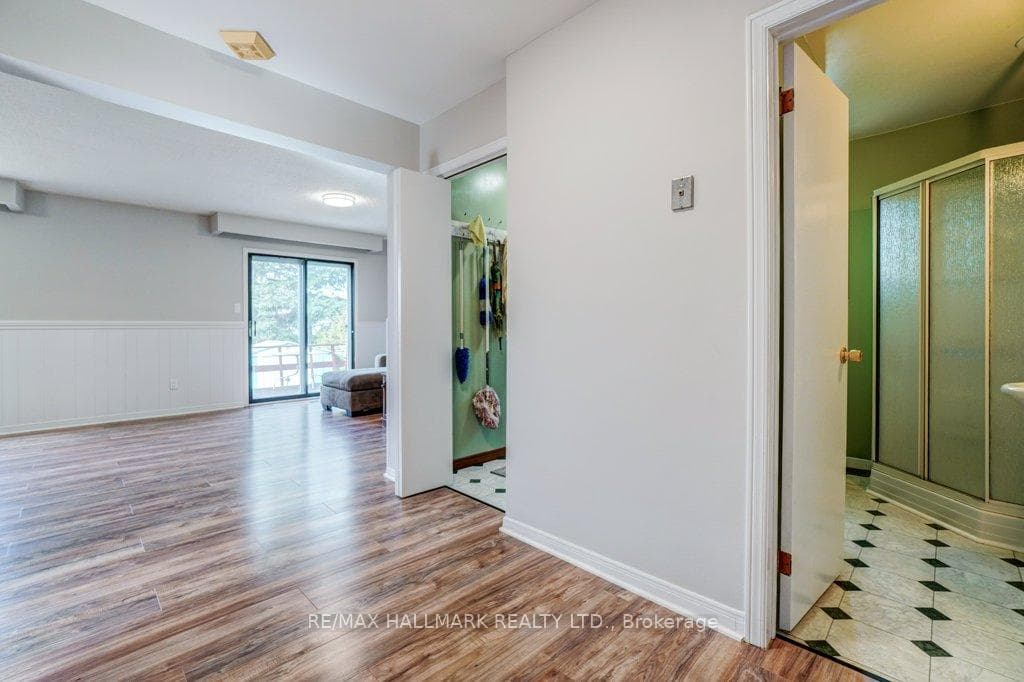 102 Rosemount Drive photo 31