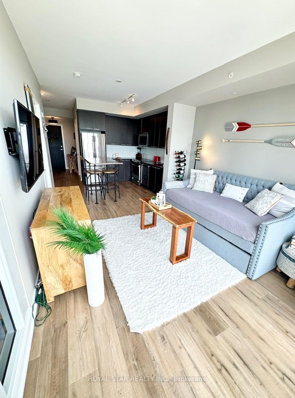10 Park Lawn Road Unit 3208 photo 4