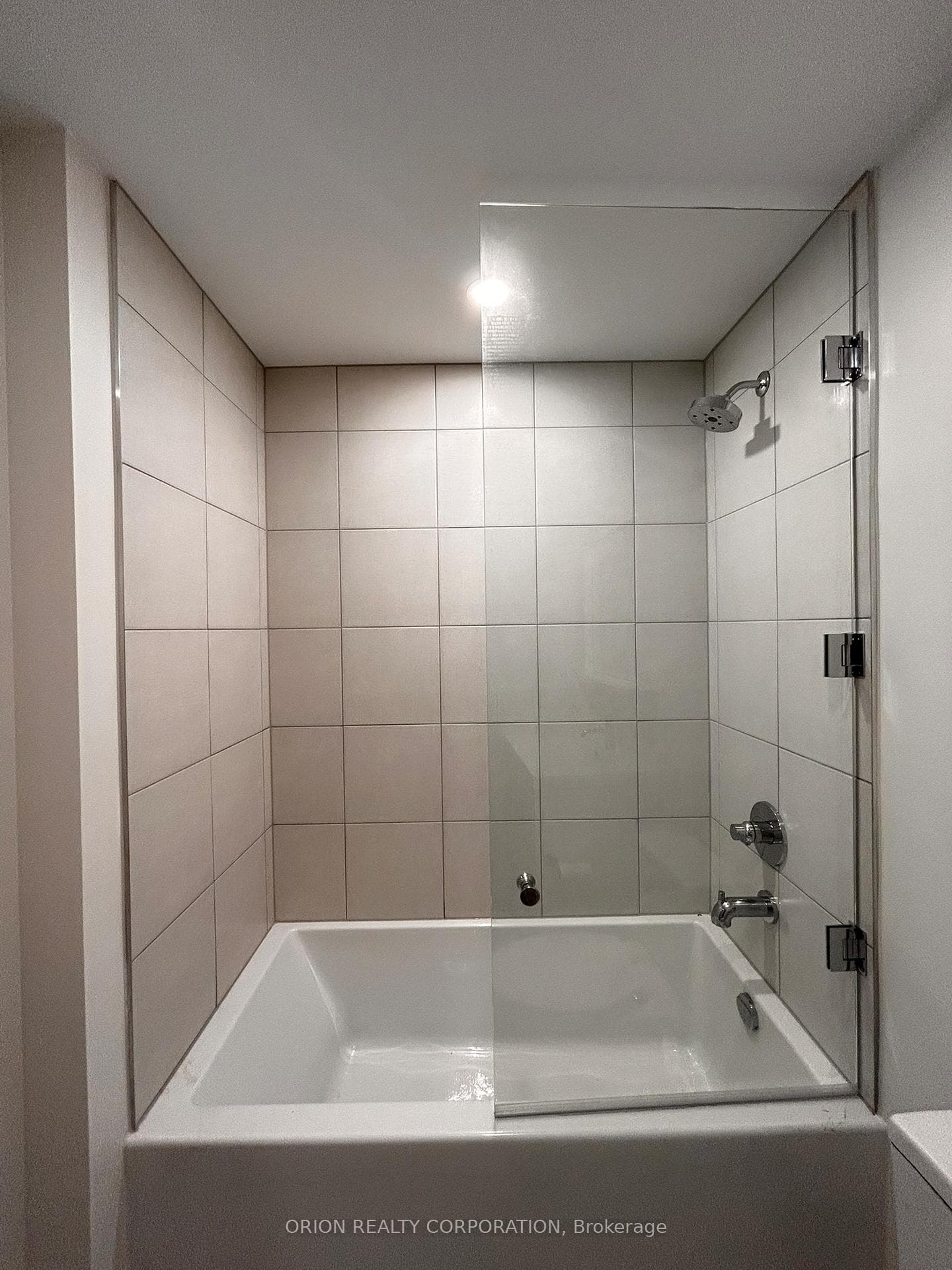 212 King William Street Unit 620 photo 20