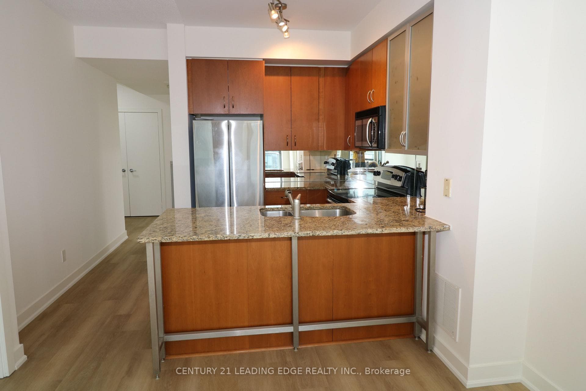 438 KING Street Unit 1404 photo 29