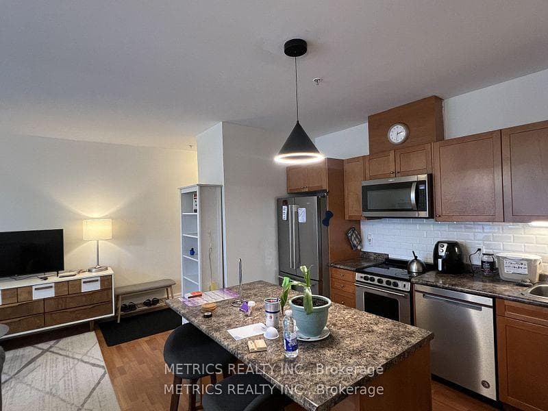 459 Kerr Street Unit 201 photo 6