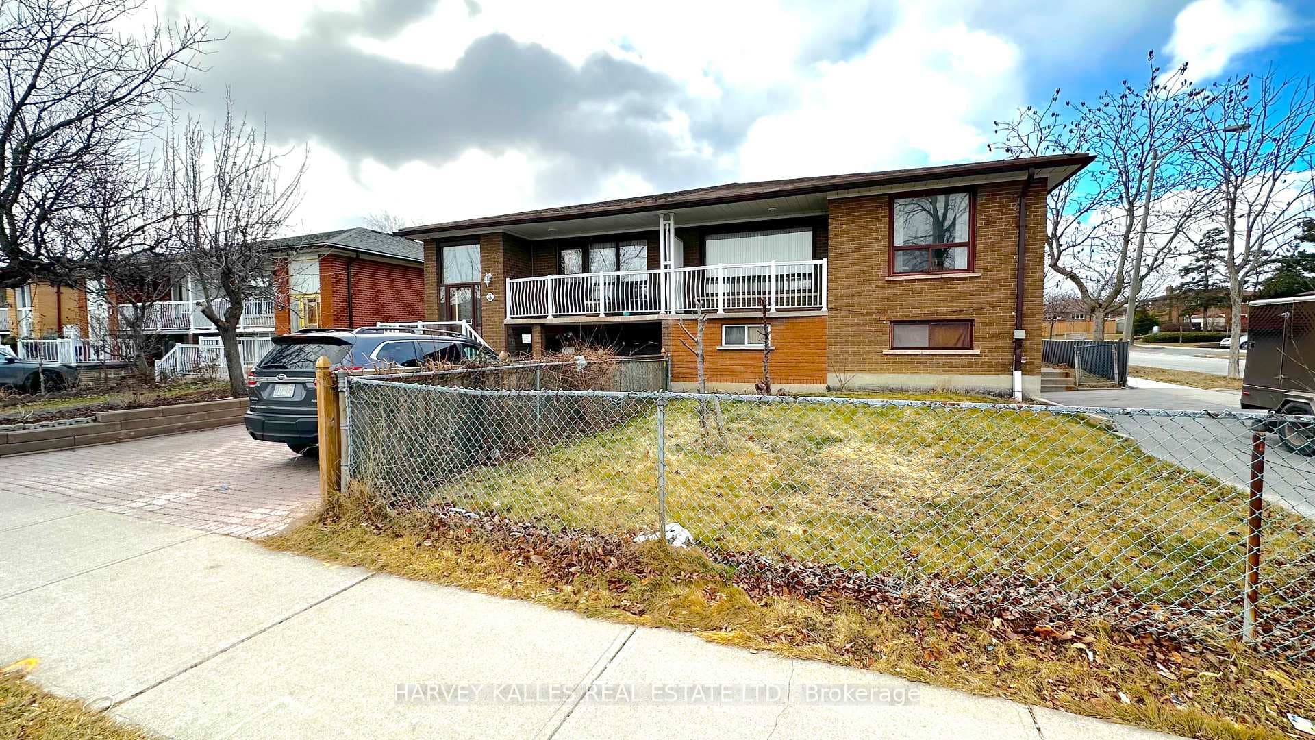 155 Plunkett Road photo 16