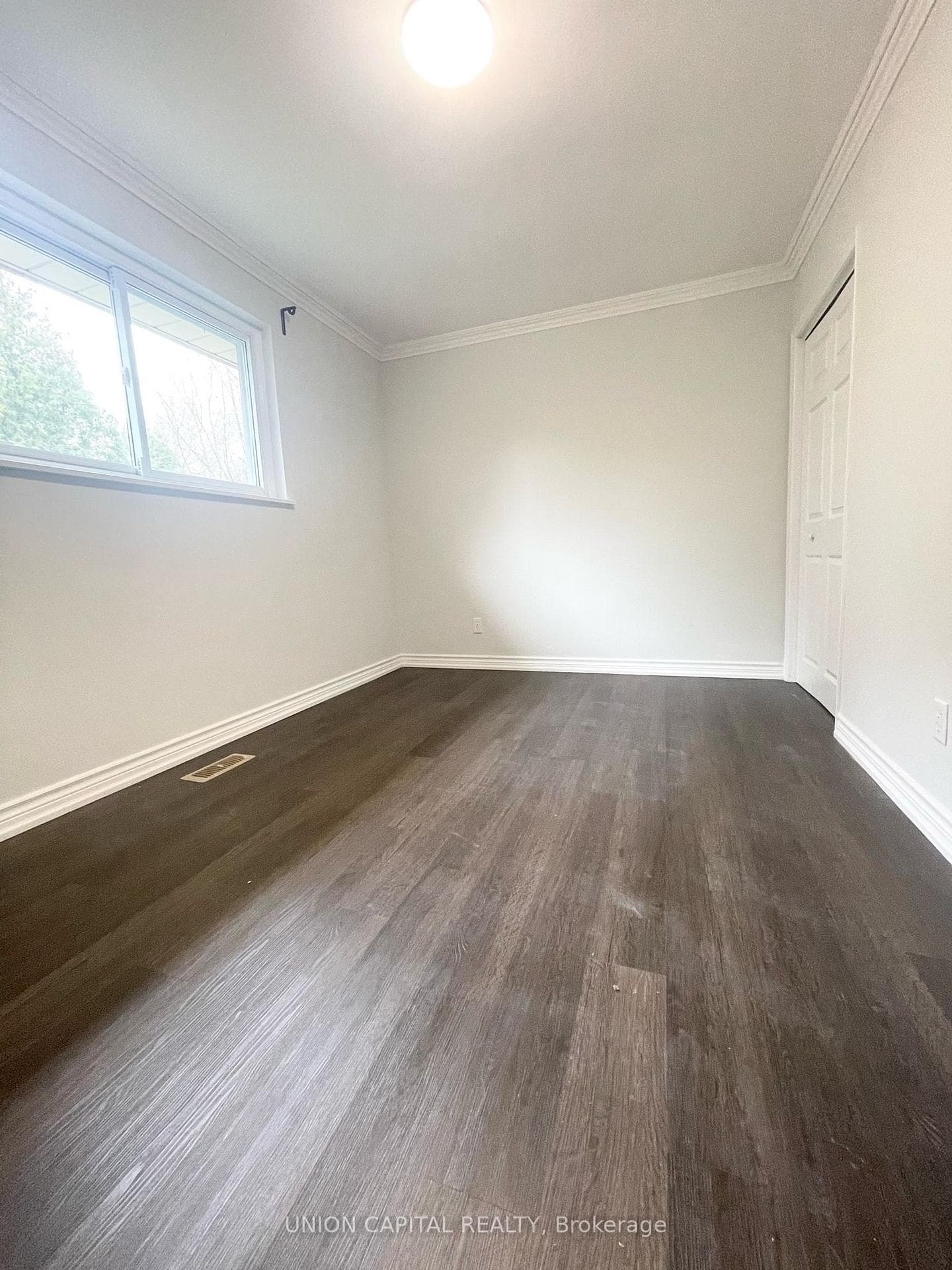 117 Sherwood Forest Drive Unit Upper photo 8