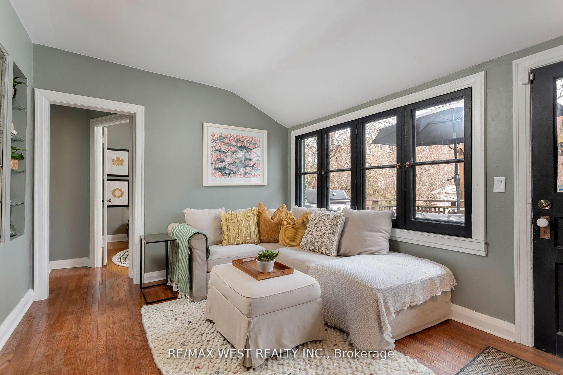 151 Cowan Avenue photo 16