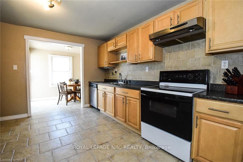 187 GILMORE Road photo 6