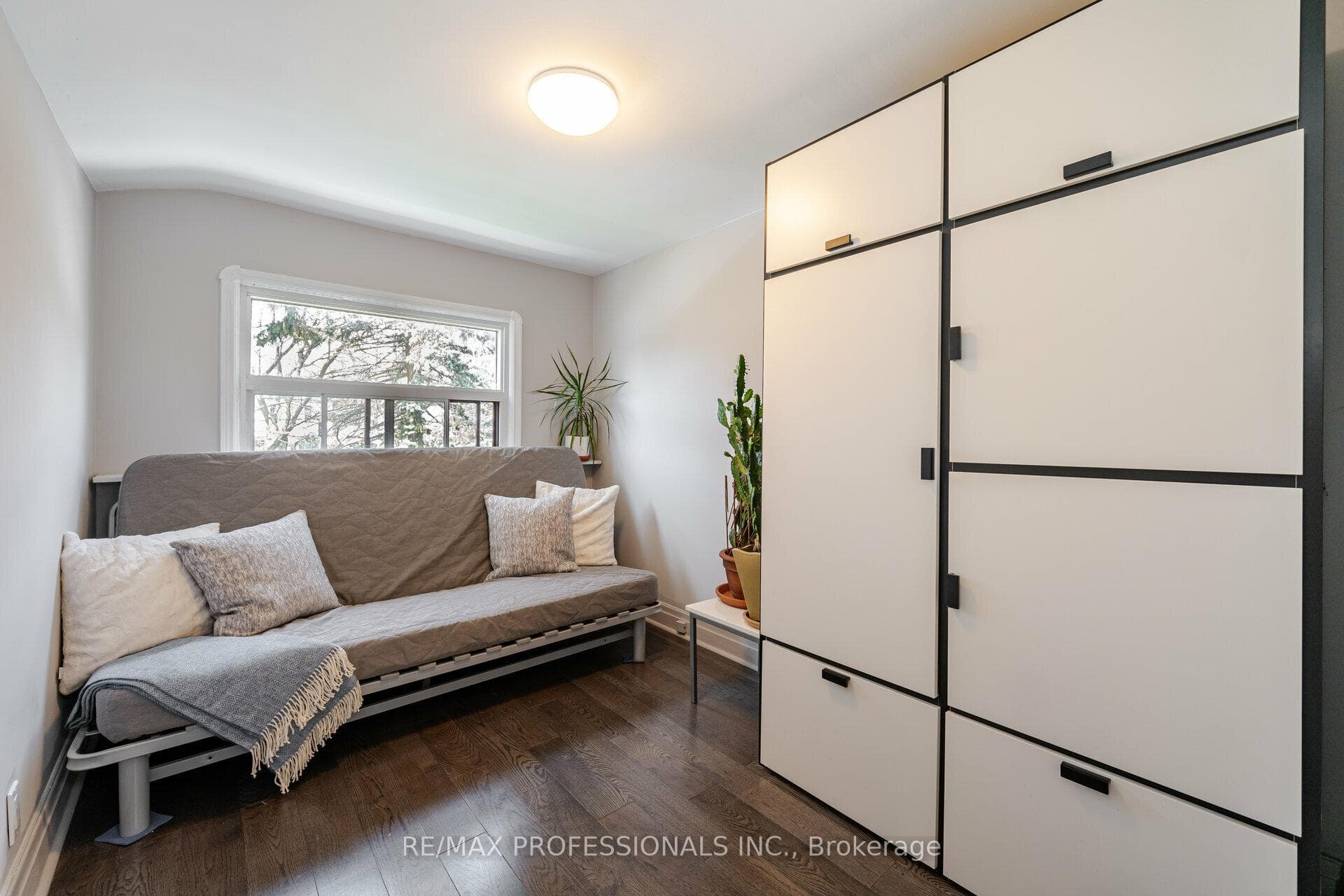 117 Eastville Avenue photo 25