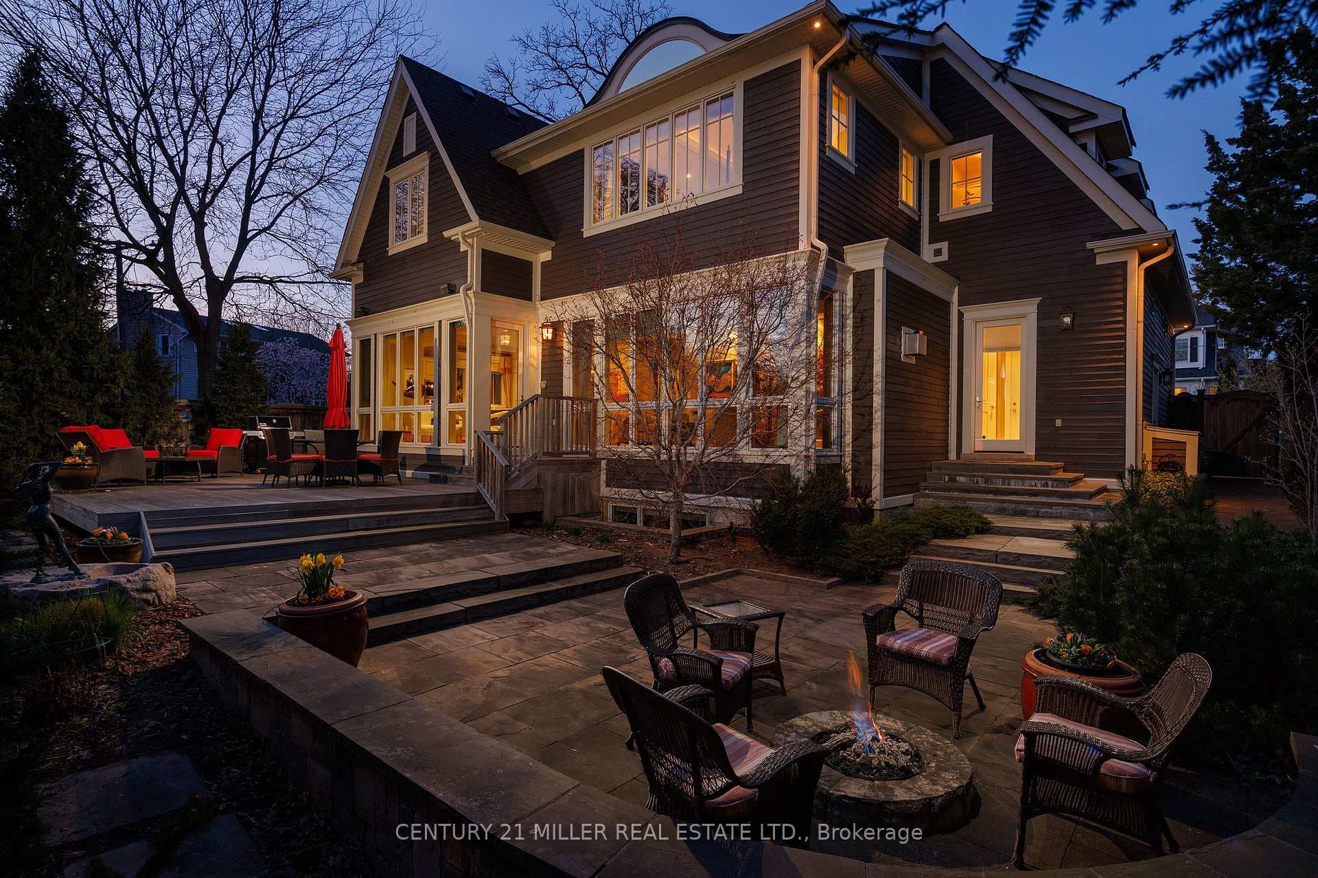 136 Watson Avenue photo 28