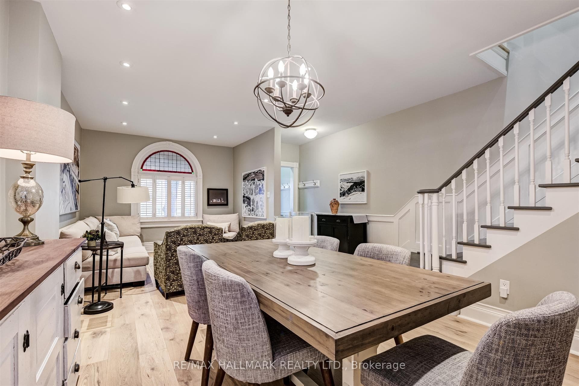 Pot lights , High ceilings, Hardwood floors