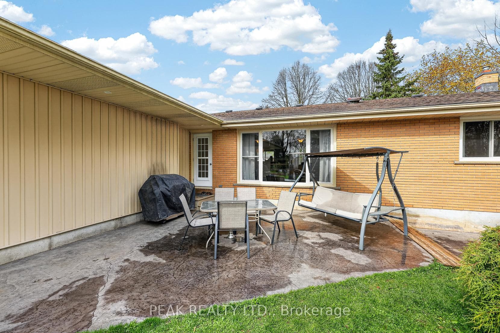 269 Robinson Street photo 14