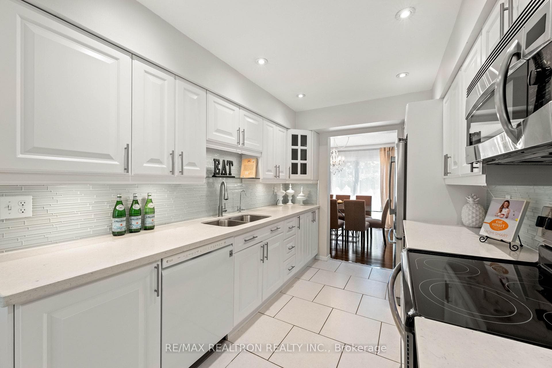 143 Spring Gate Boulevard photo 11