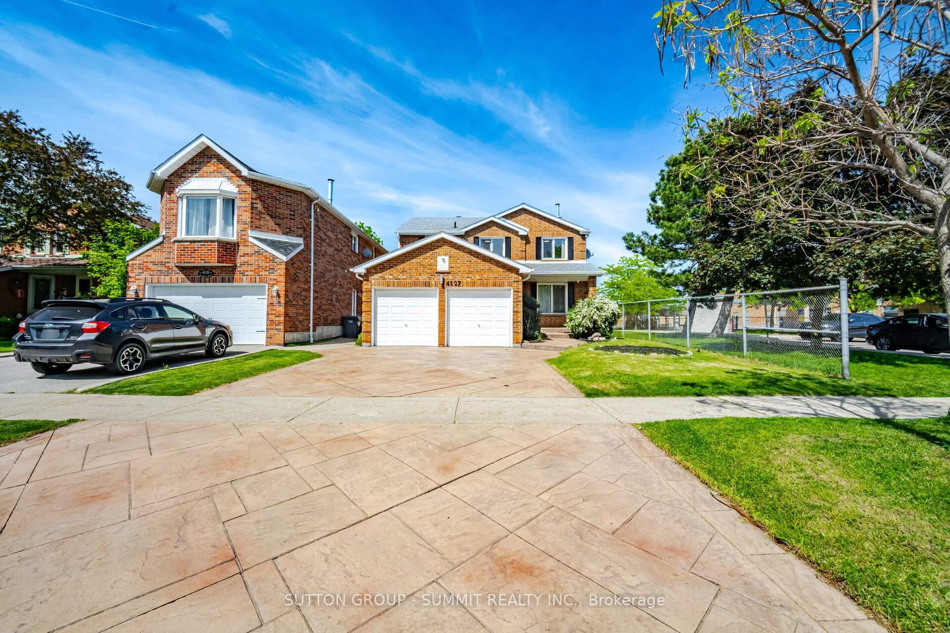 4127 COLONIAL Drive photo 2